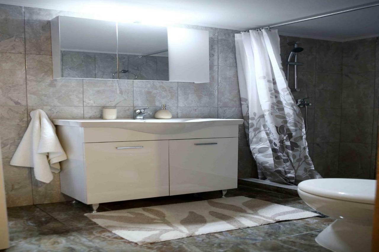 Best House, Anakreontos, Perivolaki, Nikaia, P... Piraeus Ngoại thất bức ảnh