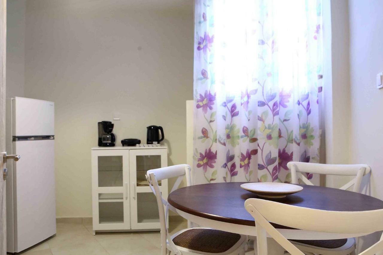 Best House, Anakreontos, Perivolaki, Nikaia, P... Piraeus Ngoại thất bức ảnh